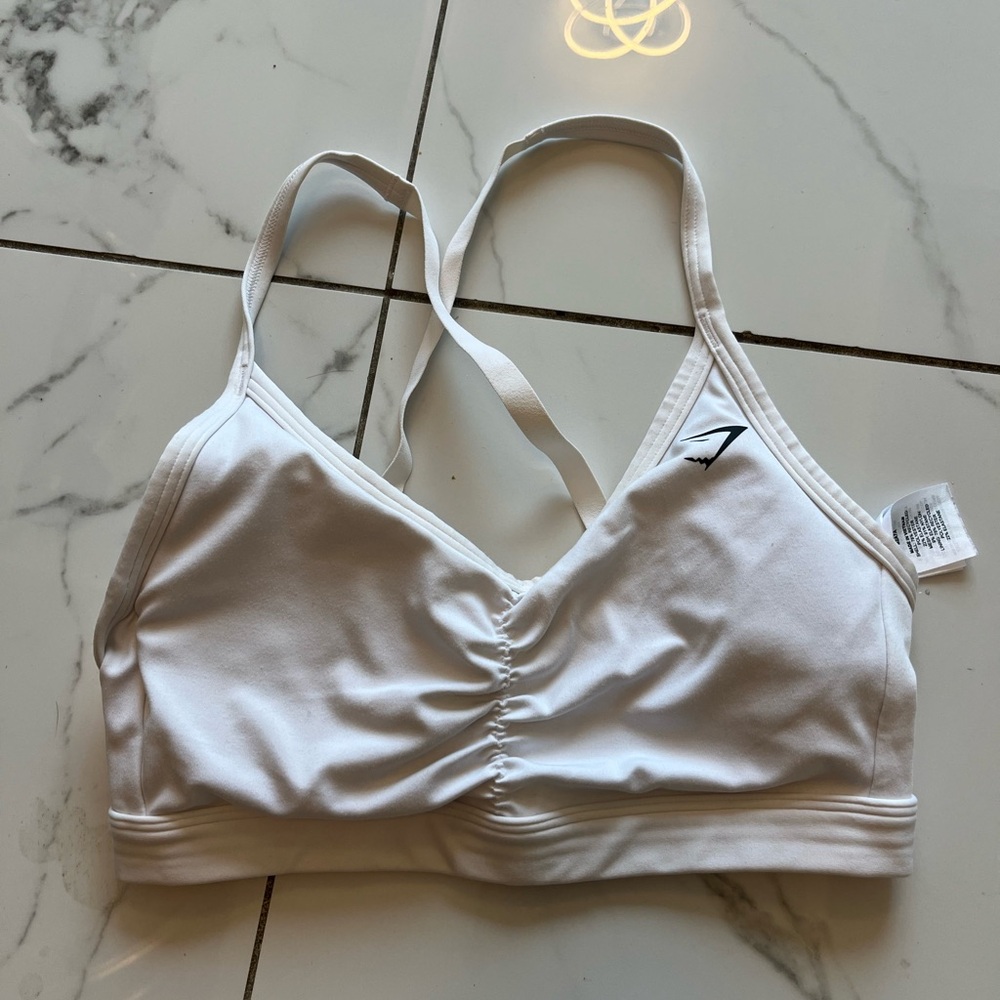 Gymshark White Bra with Adjustable Straps and Soft Fabric